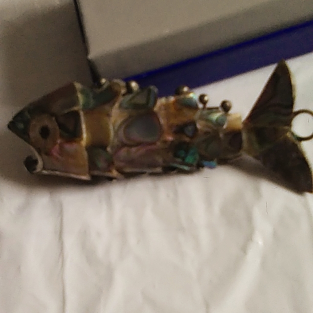 Fish Pendant Necklace - Picture 4 of 7